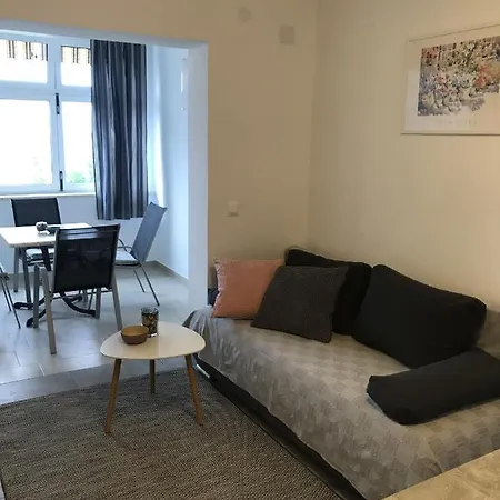 Apartment By The Sea Tucepi, Makarska - 2699 *